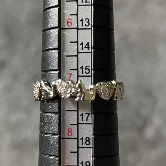 💛 2/$20 💛 Fragrant Jewels ring. Sz 7 - Picture 1 of 2